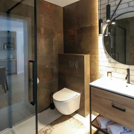 Apartment Royal Maris 7: Retreat Near & Port *