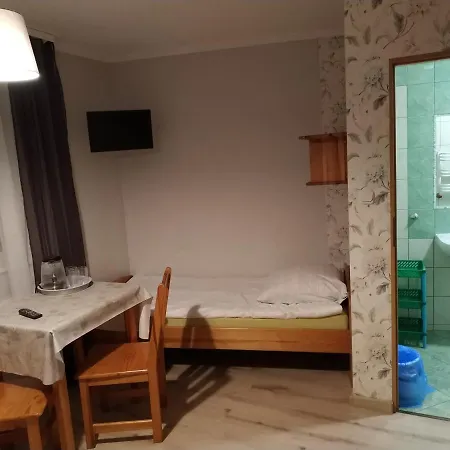 Pokoje Goscinne Orzechowo-zapadle Homestay *
