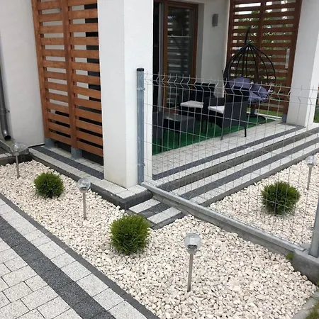 Apartment Polna Z Ogrodem