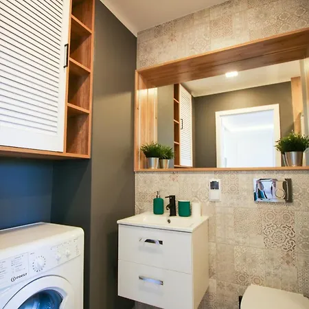 Diamond Sea Apartment