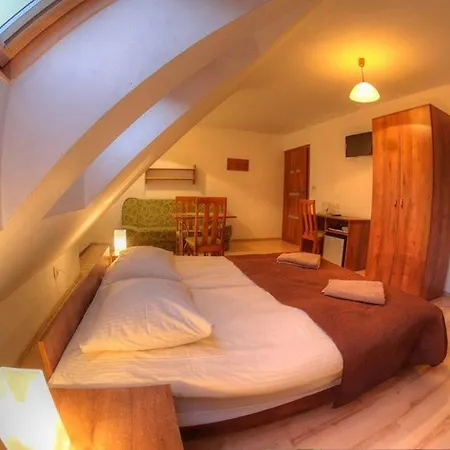 Flauta Ii Homestay *