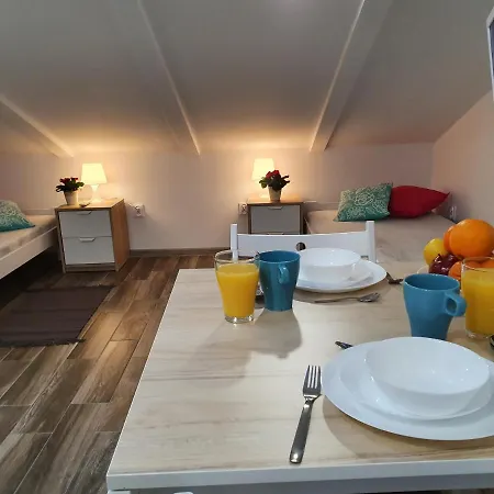Na Poddaszu Czwarte Pietro Homestay *