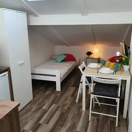 Na Poddaszu Czwarte Pietro Homestay *