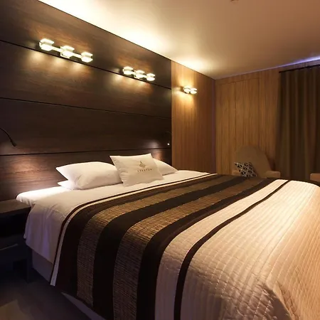 Aparton Hotel *