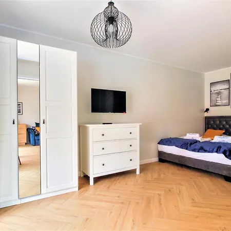 Apartment Royal Maris 7: Retreat Near & Port