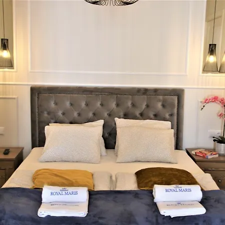 Royal Maris 3 Apartments: Prime Location Apartment *