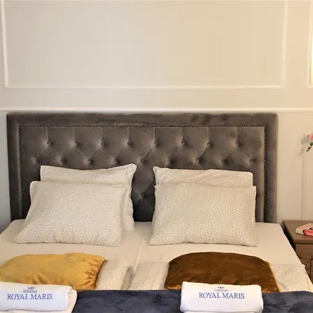 Royal Maris 3 Apartments: Prime Location Apartment