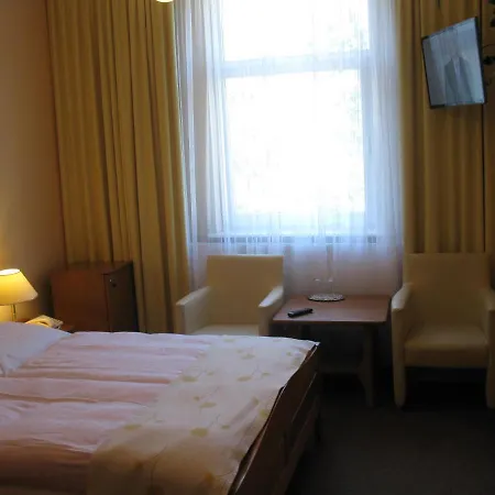 Alga Hotel 2*