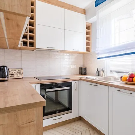 Plac Dabrowskiego Apartment *