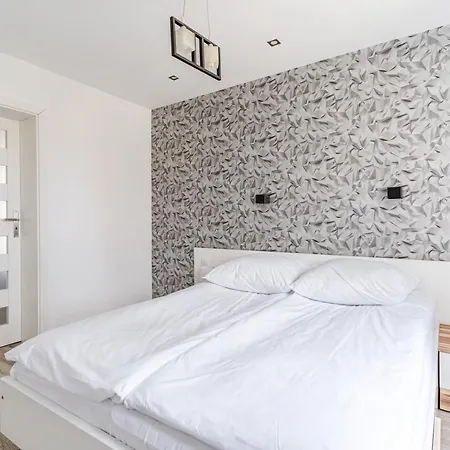 Apartment Plac Dabrowskiego