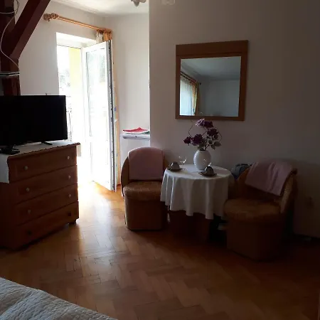 - Homestay *