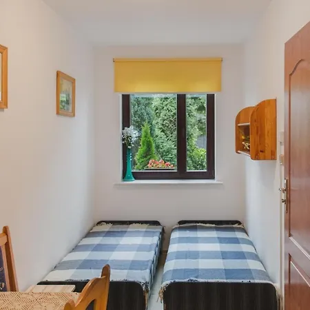 Apartment Pokoj Z Lazienka, Aneks Kuchenny, Ogrod