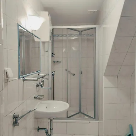Apartment Pokoj Z Lazienka, Aneks Kuchenny, Ogrod Stolpmünde
