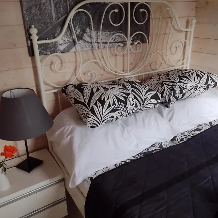 Lodge La *