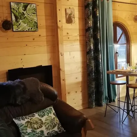 Woodorf-drewnem: Riverside Log With Outdoor Activities Holiday home Ustka
