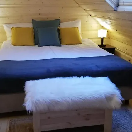 Woodorf-drewnem: Riverside Log With Outdoor Activities Holiday home Ustka