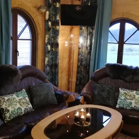Holiday home Woodorf-drewnem: Riverside Log With Outdoor Activities