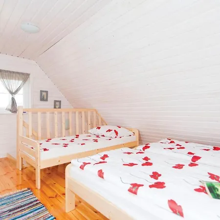 1 Bedroom Amazing Home In Ustka Holiday home *