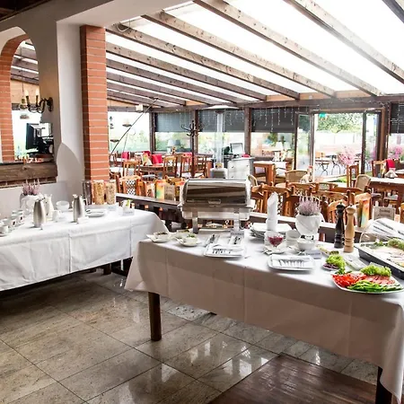 Columbus - Marynarki Polskiej 2 Bed & Breakfast *