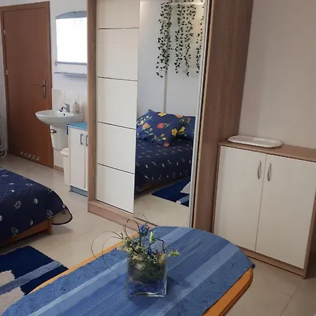 - Homestay *