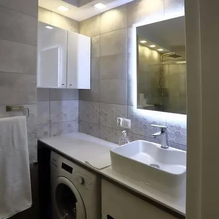 Samodzielne 3-pokojowe Mieszkanie Blisko Plazy Apartment *