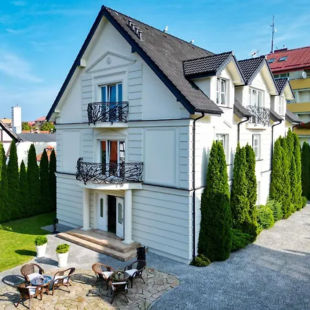 Residenz Selena Bed & Breakfast 2*
