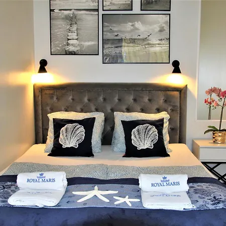 Apartment Royal Maris 7: Retreat Near & Port