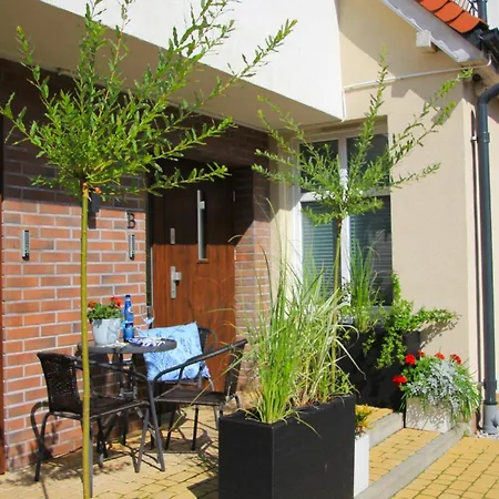 Royal Maris 5: Retreat Near & Harbor Apartment *