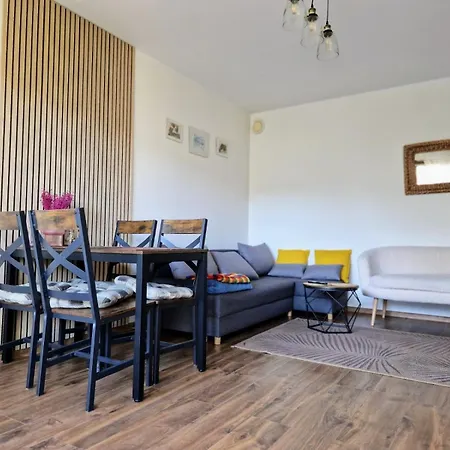 Apartment Komfortowy Apartament Dwupokojowy Z Tarasem I Garaz Ustka