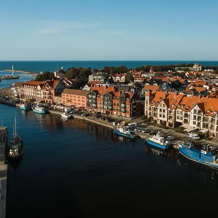 Aparthotel Baltyckie - Grand Baltic - Wifi, Klimatyzacja, Sala Zabaw, Taras Wypoczynkowy, Centrum Ustki Stolpmünde