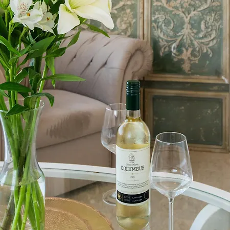 Columbus - Marynarki Polskiej 2 Bed & Breakfast *