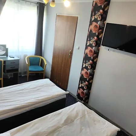 Pod Różą Nocleg ze śniadaniem 2*