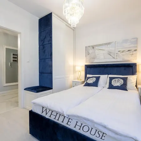 White House Granatowy 2b Apartment