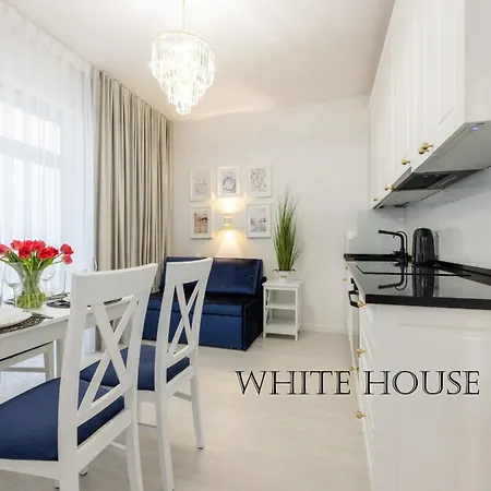 Apartment White House Granatowy 2b