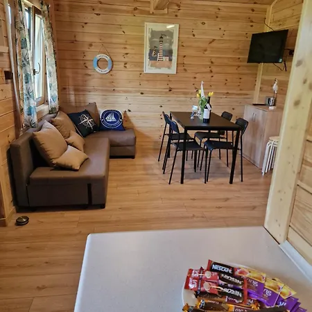 Ranczo Wodnica - Letniskowe, Na Wylacznosc Ustka