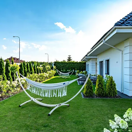 Holiday home Family - Dwupoziomowe Z Basenem Ustka