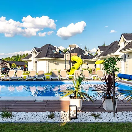 Holiday home Family - Dwupoziomowe Z Basenem Ustka