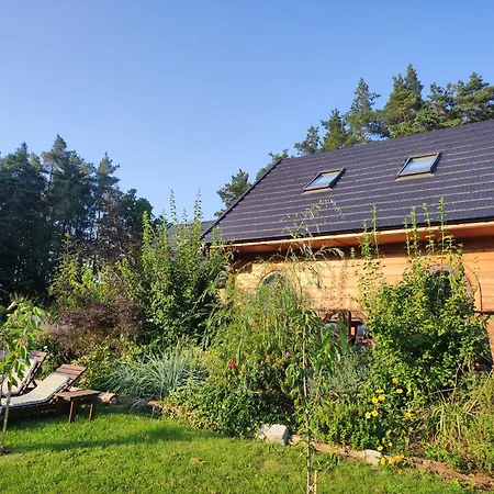 Woodorf-drewnem: Riverside Log With Outdoor Activities Holiday home *