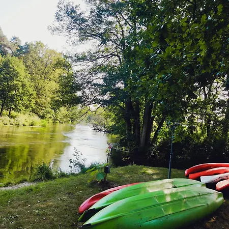 Woodorf-drewnem: Riverside Log With Outdoor Activities Holiday home