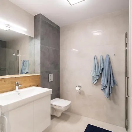 Apartment W Sam By Klif - Dwupoziomowy Z 2 Sypialniami Balkonem Widokiem Na Las, Parkingiem