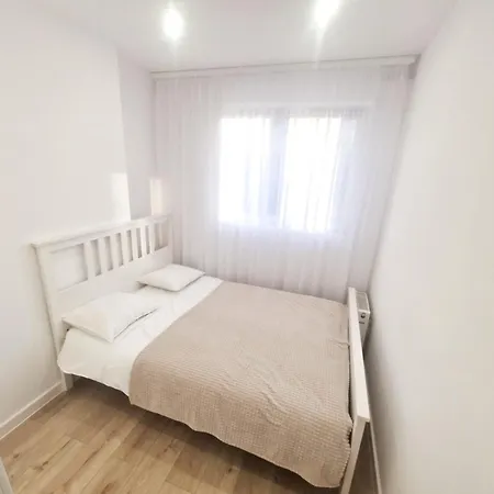 White - Kopernika Apartment