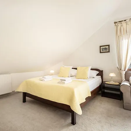 Bed & Breakfast Columbus - Limanowskiego 1