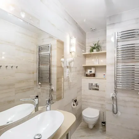 Columbus - Limanowskiego 1 Bed & Breakfast