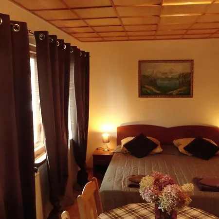 Sztorem Apartment *