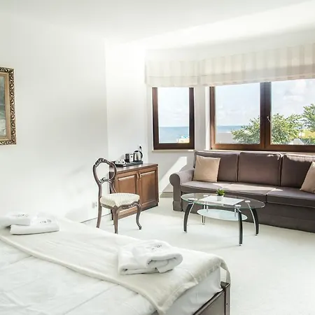 Columbus - Limanowskiego 1 Bed & Breakfast *