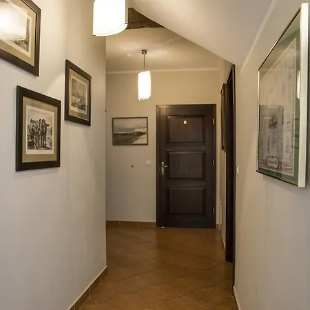 Mistral Bed & Breakfast 3*