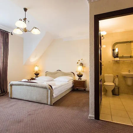 Stach Hotel 2*