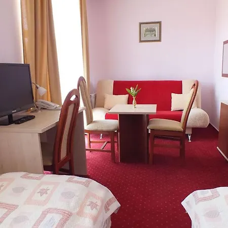 Hotel Aleksander 2*