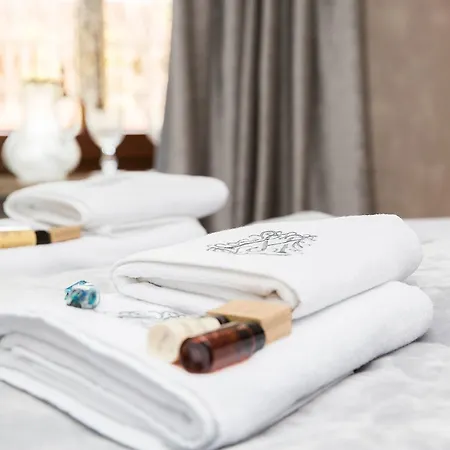 Mistral Bed & Breakfast 4*