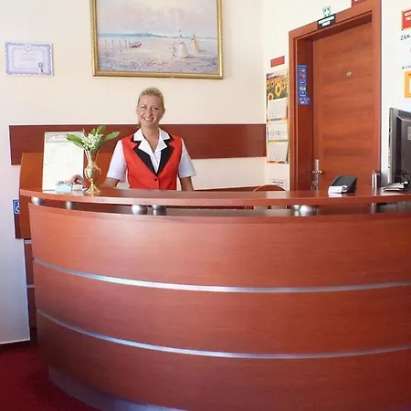 Aleksander Hotel 2*